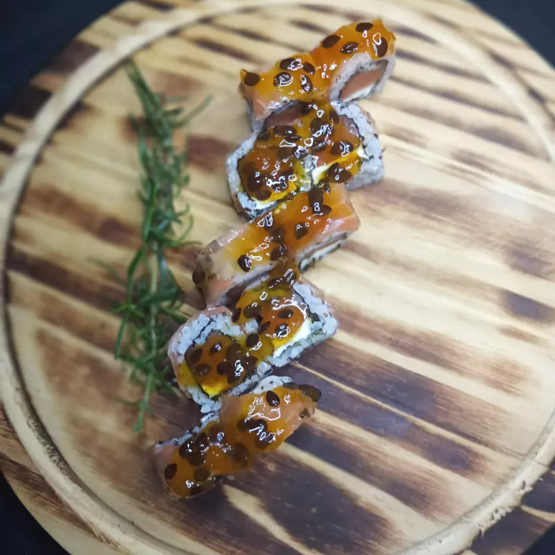 Uramaki Especial Salmão Maracujá