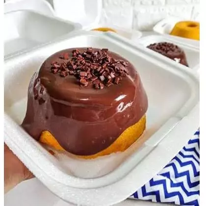 Mini bolo de Massa Branca c/ chocola