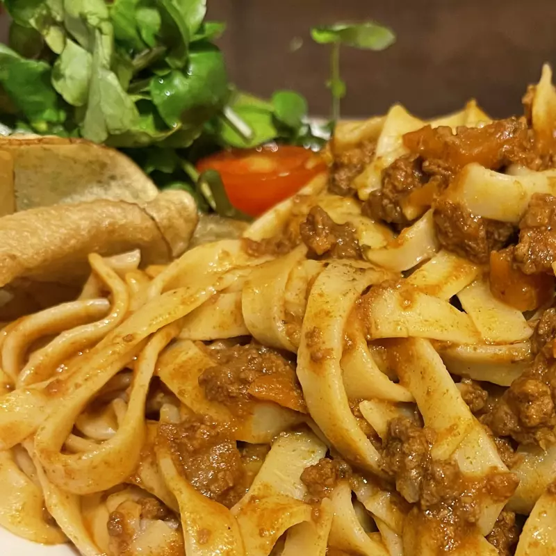 FETUCCINI BOLOGNESA
