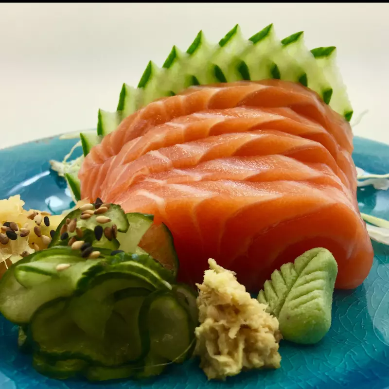 SASHIMI DE SALMÃO – 10 PEÇAS