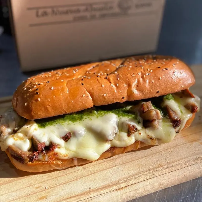 Sandwich de BONDIOLA c/pesto