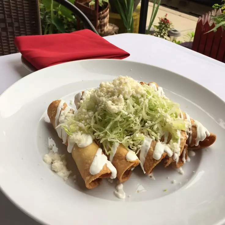 Tacos dorados