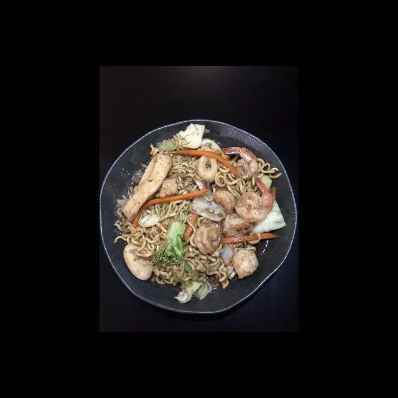 Yakisoba Frutos do Mar (400g)