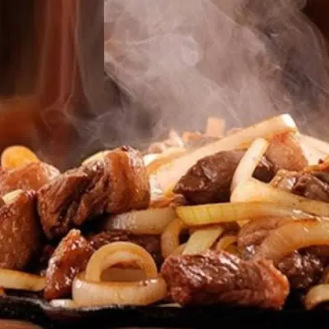 Porção de Contra filé e Pernil - G