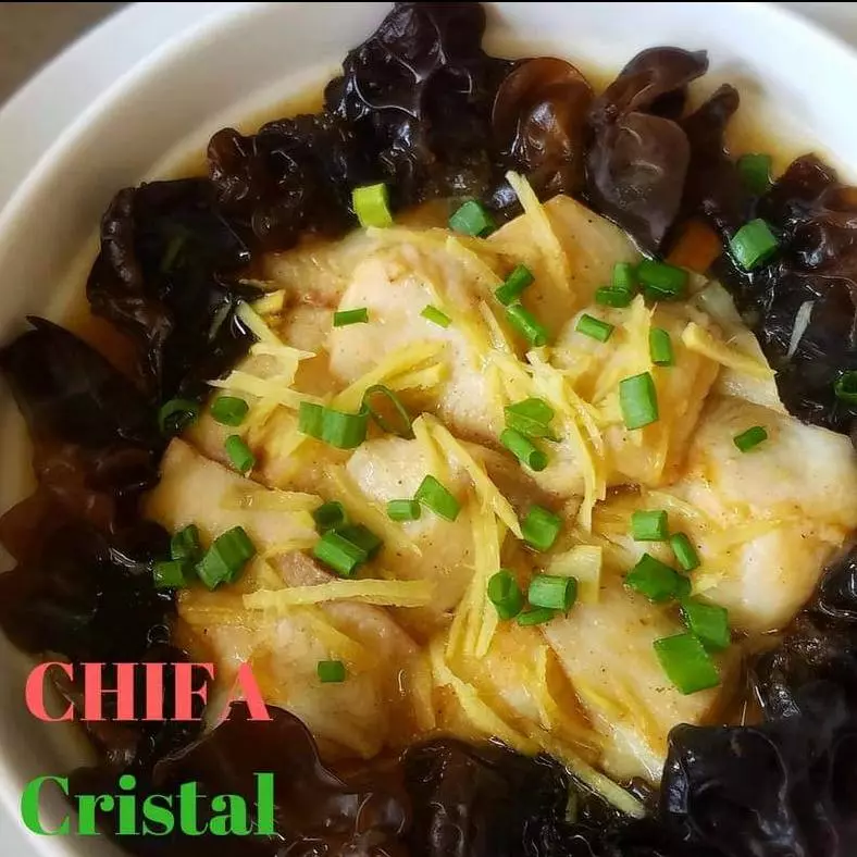 Pescado al Vapor c/ yuyo fileteado