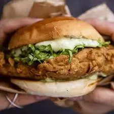 Levinho (frango empanado)