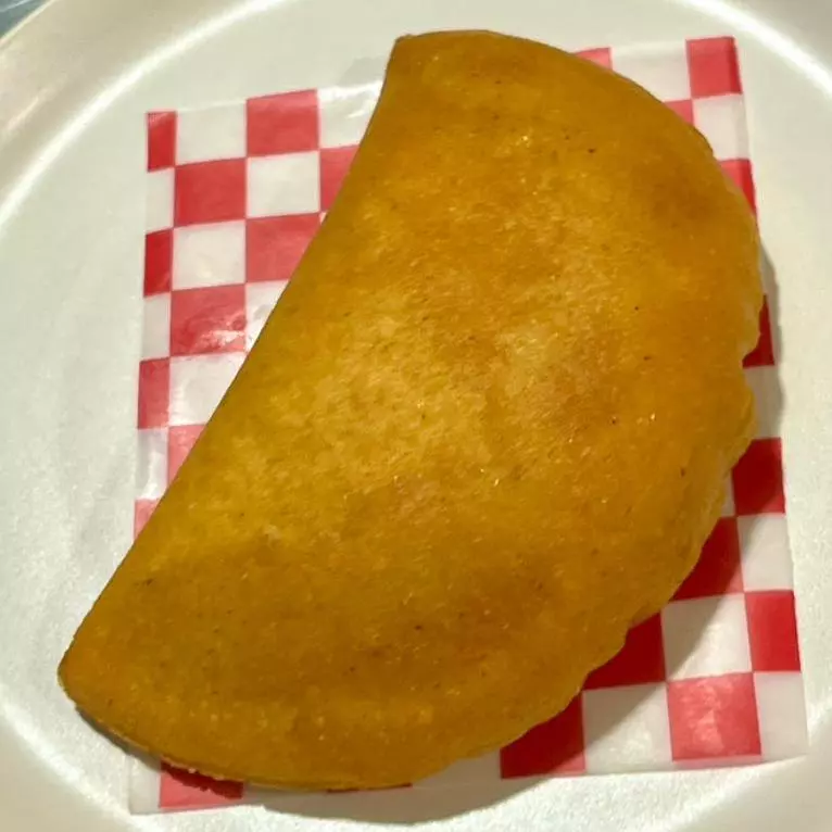 Empanada Mechada 15Cm