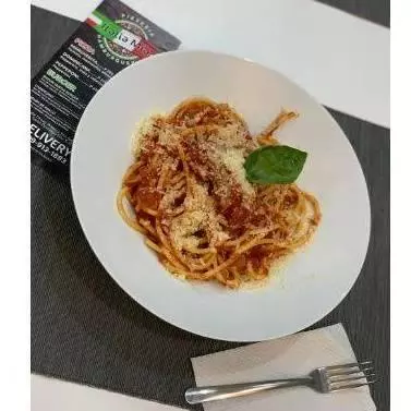 Bucatini a la amatriciana original
