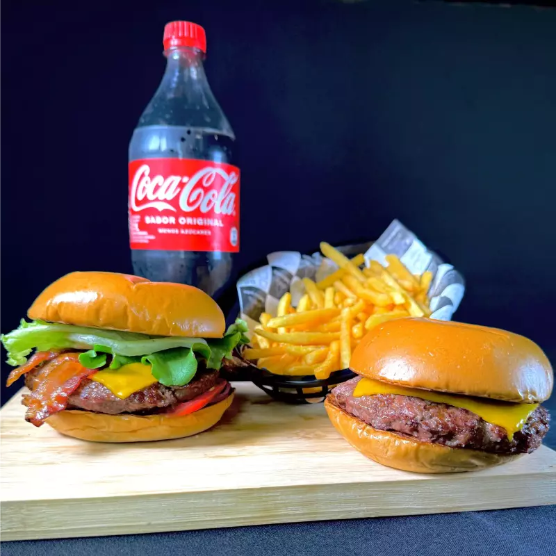 1 Trad 1 Cheese 1 Batata 1 coca 1lts