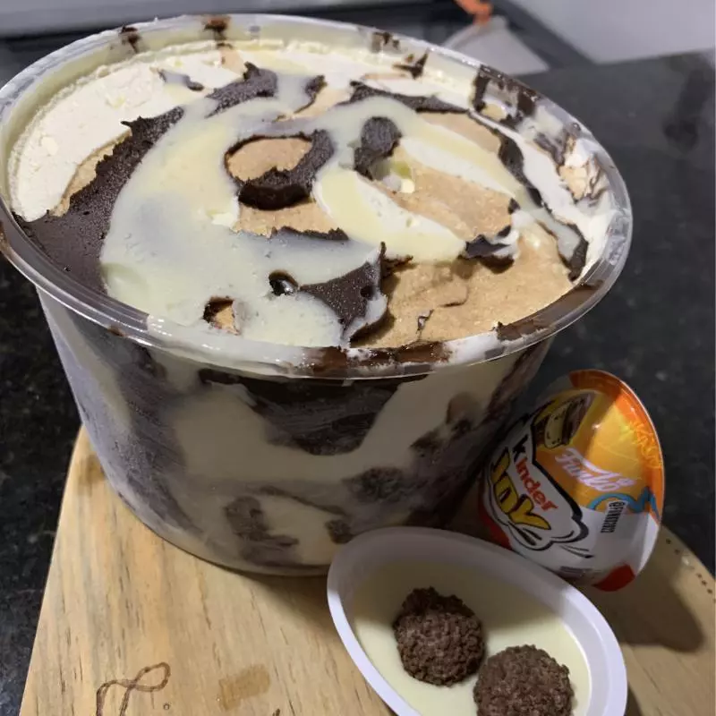 Sorvete de Kinder Ovo 1 litro