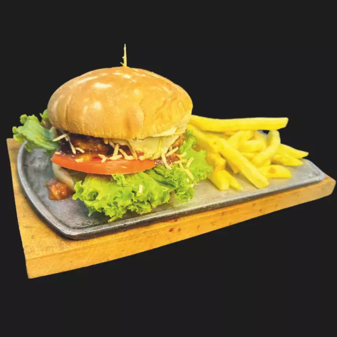 HAMBURGESA ESPECIAL CON PAPAS