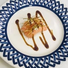 Niguiri Salmão Crispy Alho Poró