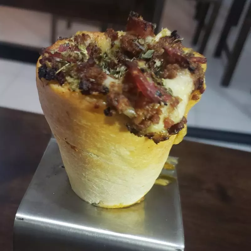 Cono carnívoro (Carne, Pollo, Tocino)