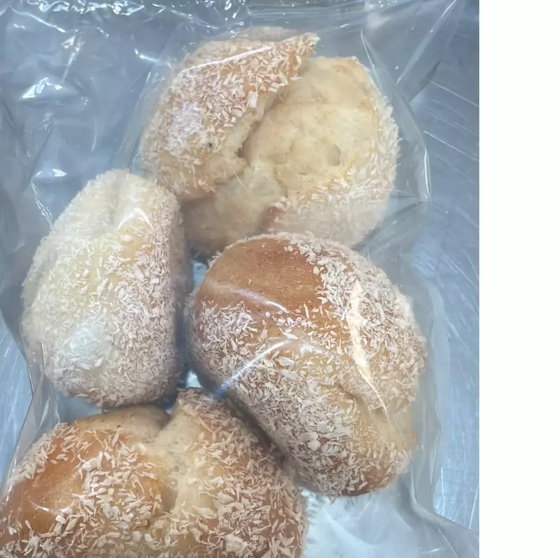 Pão doce com coco