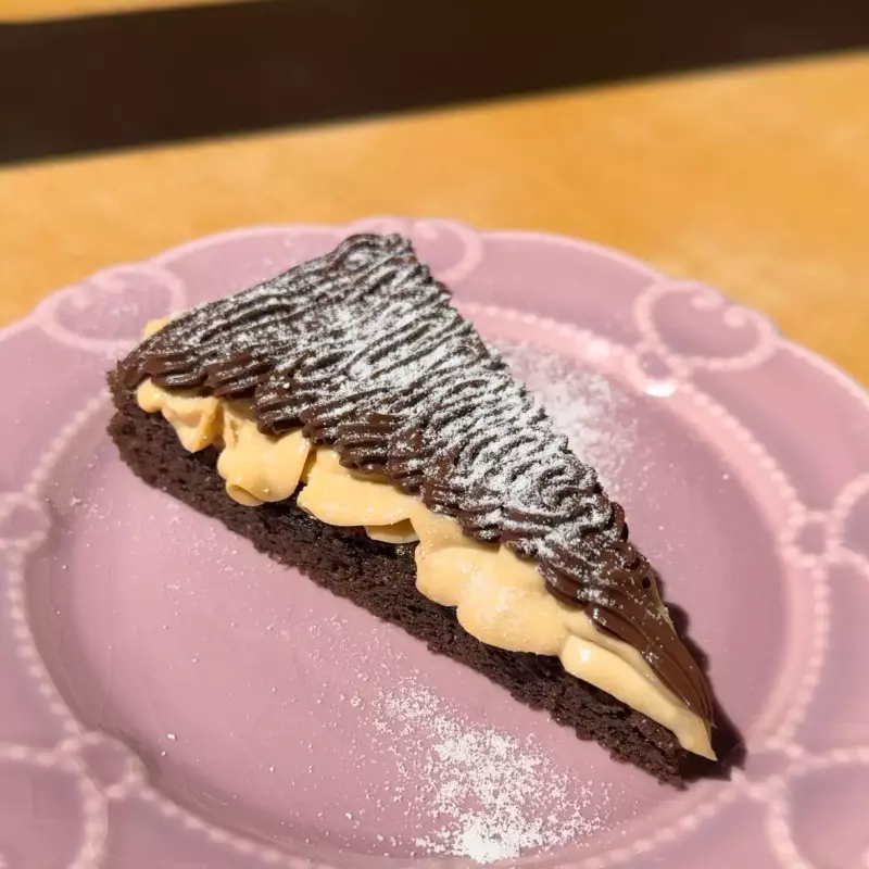 BROWNIE COM "NINHO" E "NUTELLA" LOW
