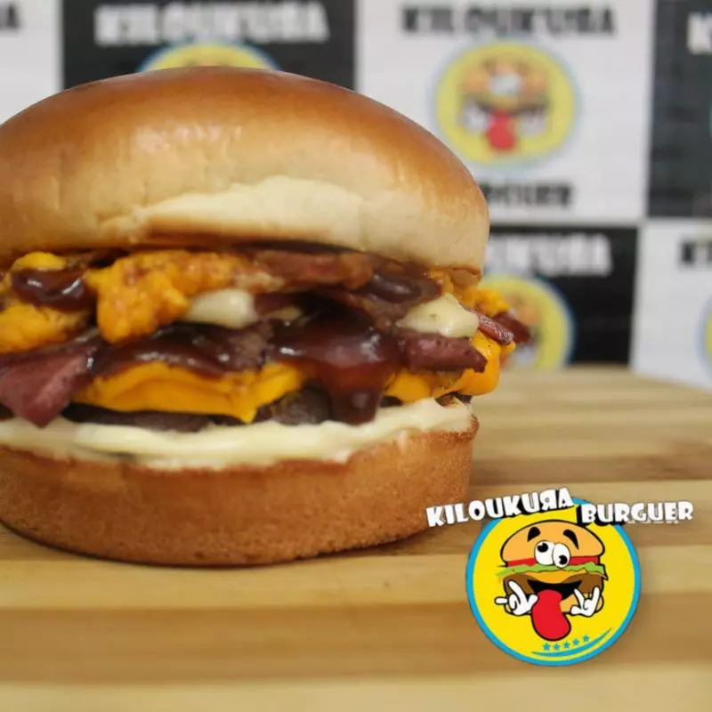 CINQUENTA TONS DE BACON