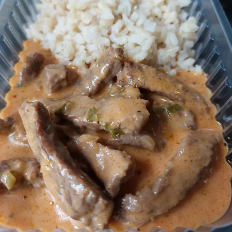 Strogonoff de Carne c/ Arroz Int.
