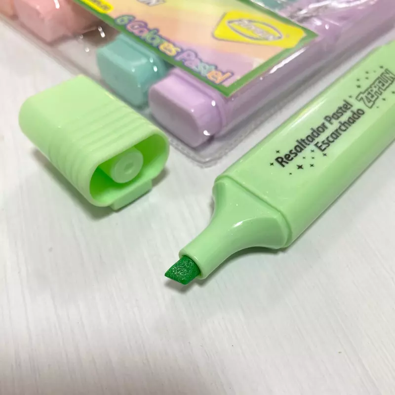 RESALTADOR PASTEL ESCARCHADO