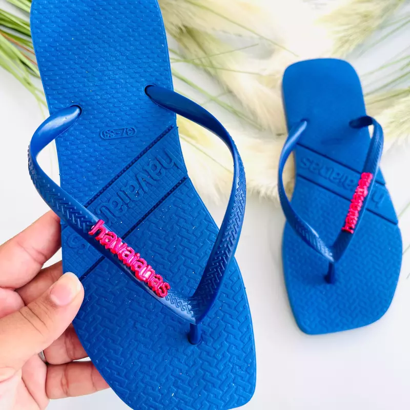 Femenina central Azul