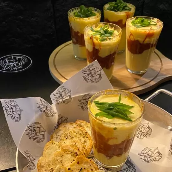 Escondidinho baroa com carne seca