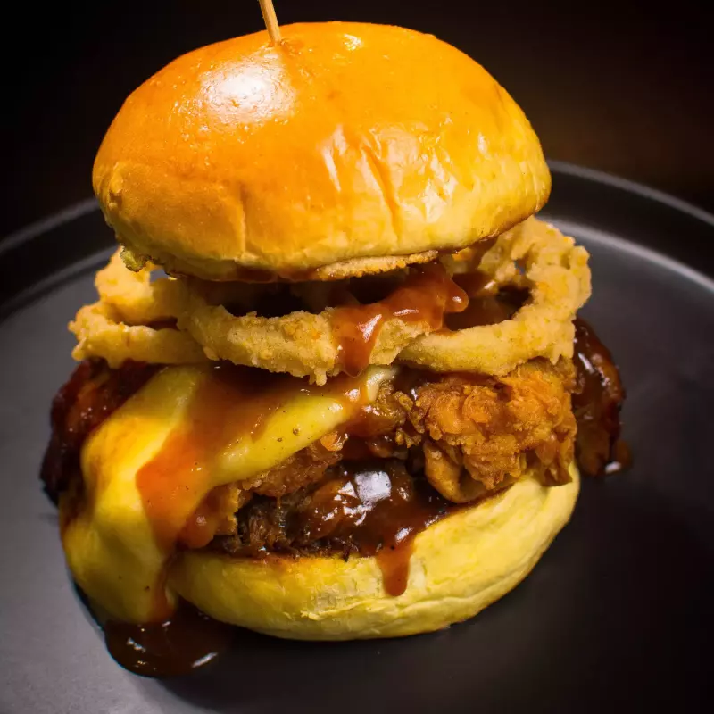 Burger Ribs & Chicken Supreme