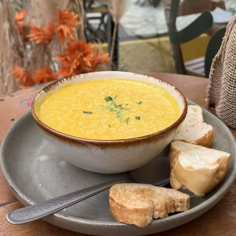 Caldo de Abóbora com Gengibre