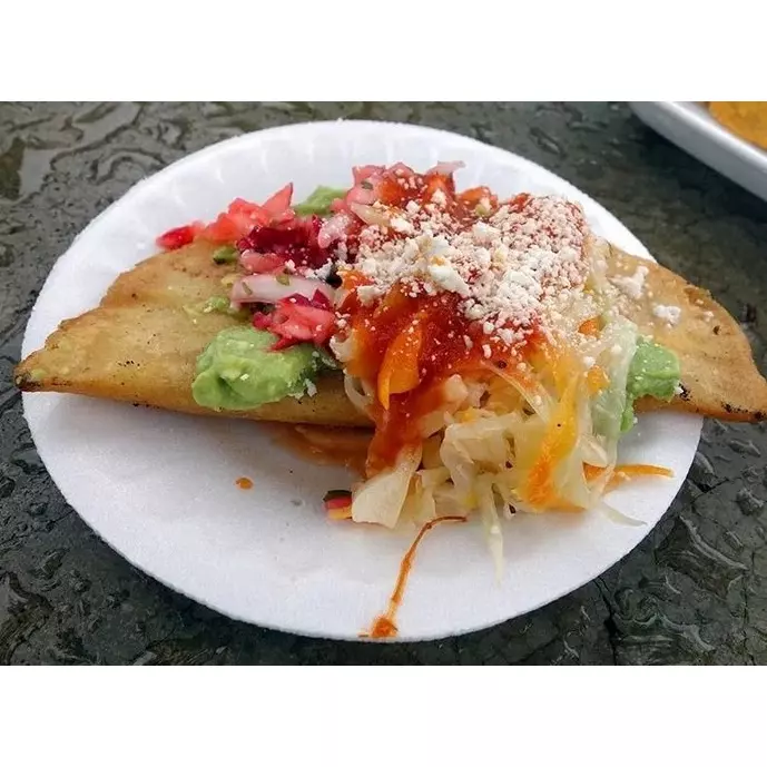 DOBLADAS CON CARNE DE HILACHAS