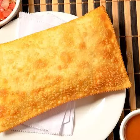 Pastel de Frango c/ Queijo