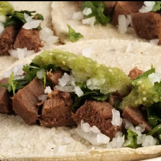 Taco de Birria con Lengua de Cerdo Blandito