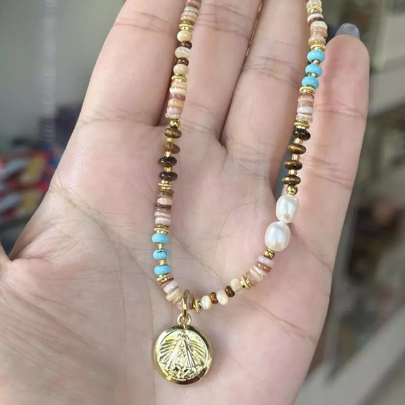 Collar piedras naturales virgen