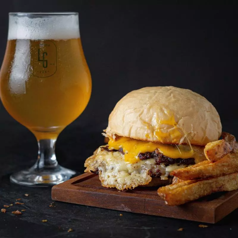 BURGER 4 QUESOS