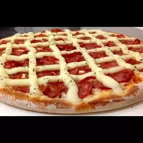 Pizza de Calabresa com Cautpiry