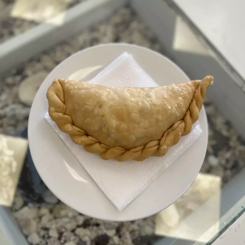 Empanada camaron-queso