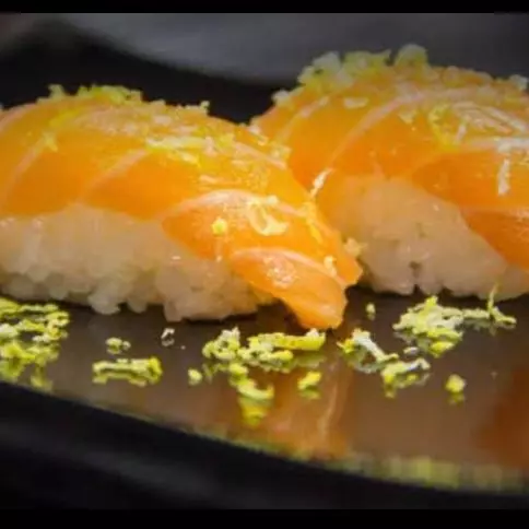 NIGUIRI SALMÃO E LEMON PEPER (4PÇ)