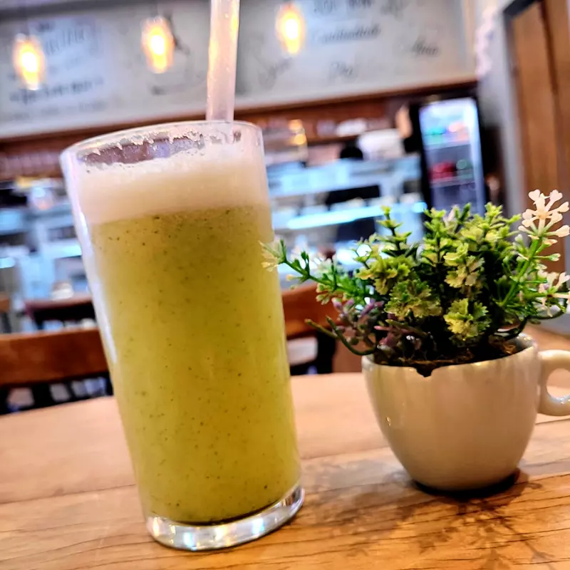 SUCO ABACAXI COM HORTELÃ