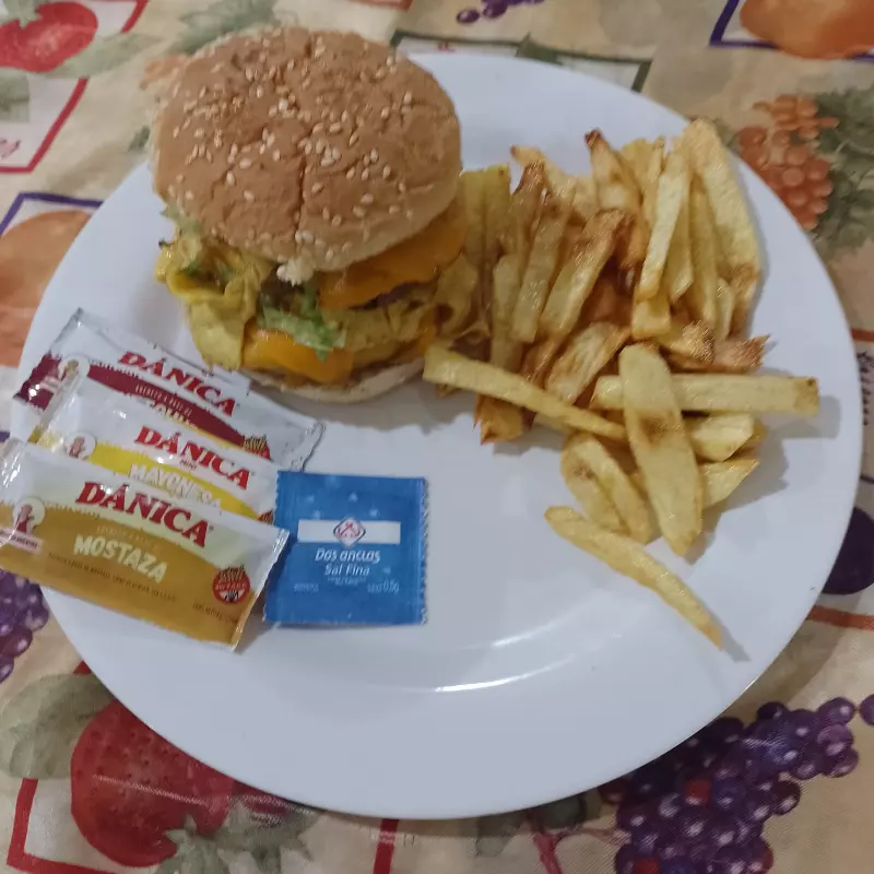 Cheddar Doble Impacto c/fritas