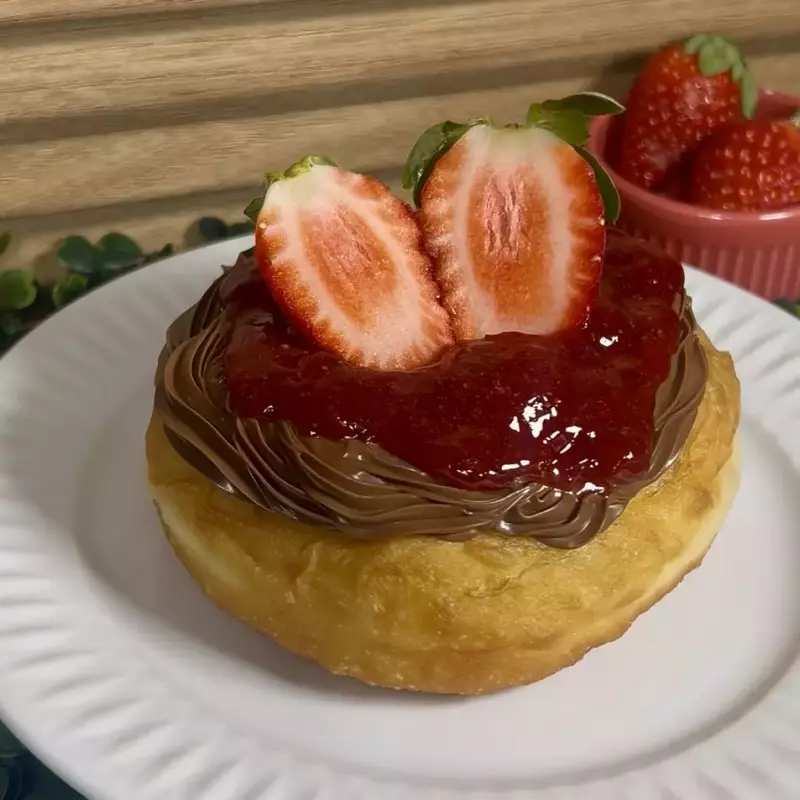 Donut de Nutella e Geleia de Morango