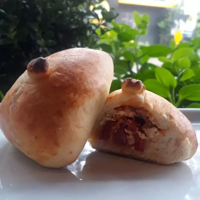 Esfiha de tofu e tomate seco