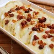 Cubos de Frango Ao Molho Sugo com Ba