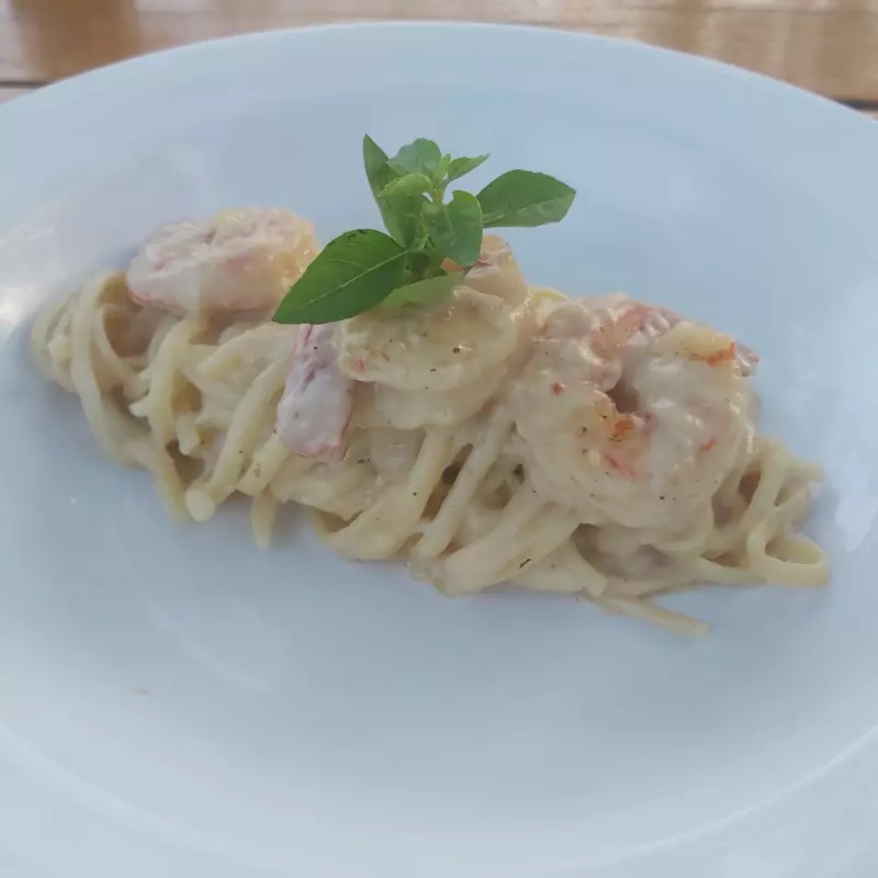 Linguine ao molho de camarão