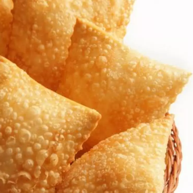 Pastel Massa seca queijo (5,00)