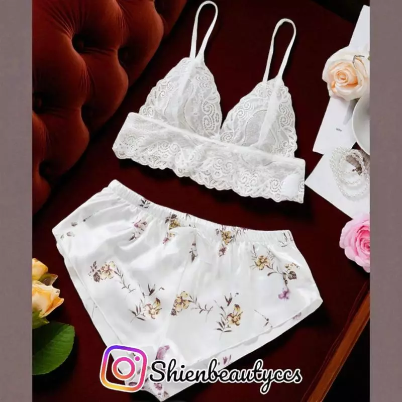 Pijama encaje floral y shorts