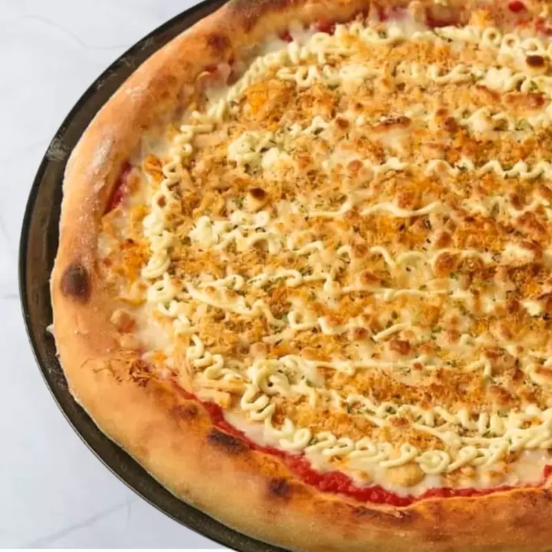 PIZZA FRANGO COM CREME CHESSE