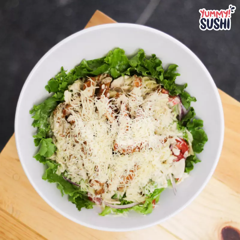 Ensalada de Pechuga Parmesana