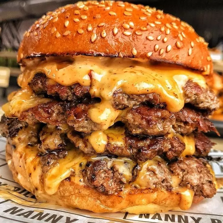 Cheeseburguer Triple