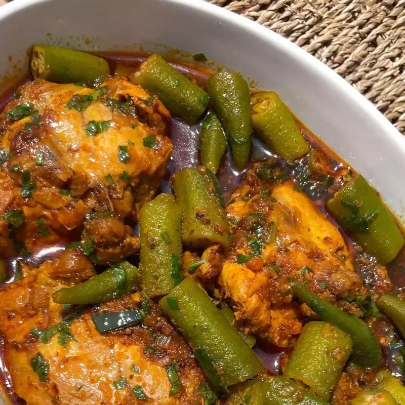 FRANGO COM  QUIABO