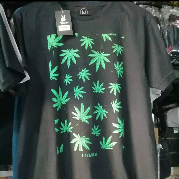 Camiseta Cannabis Stranger
