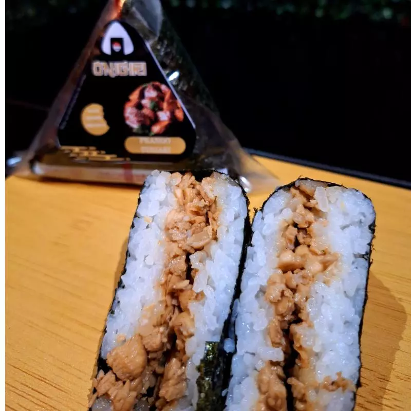 Onigiri Frango teriaki