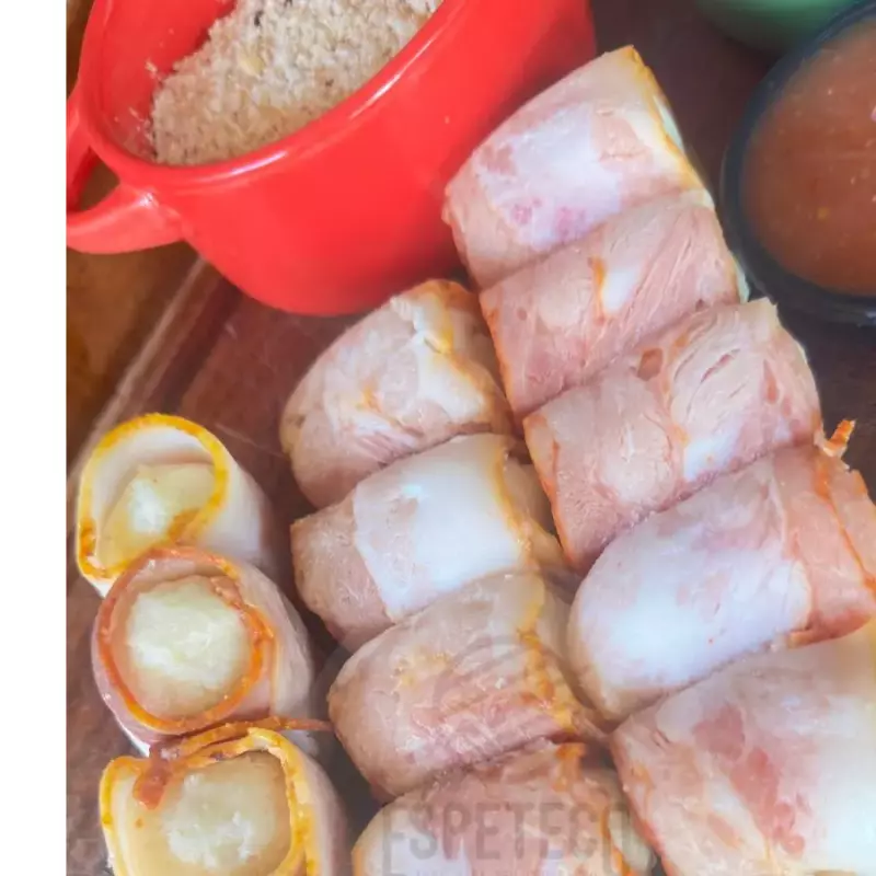 MEDALHÃO DE AIPIM COM ALHO PORÓ