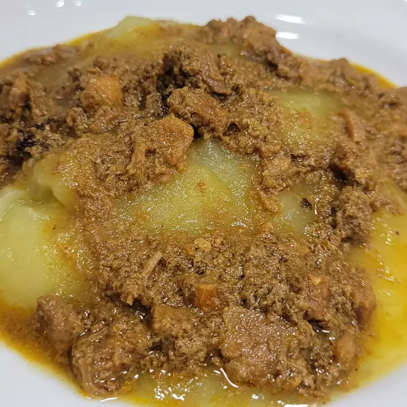 Batata doce com carne de panela